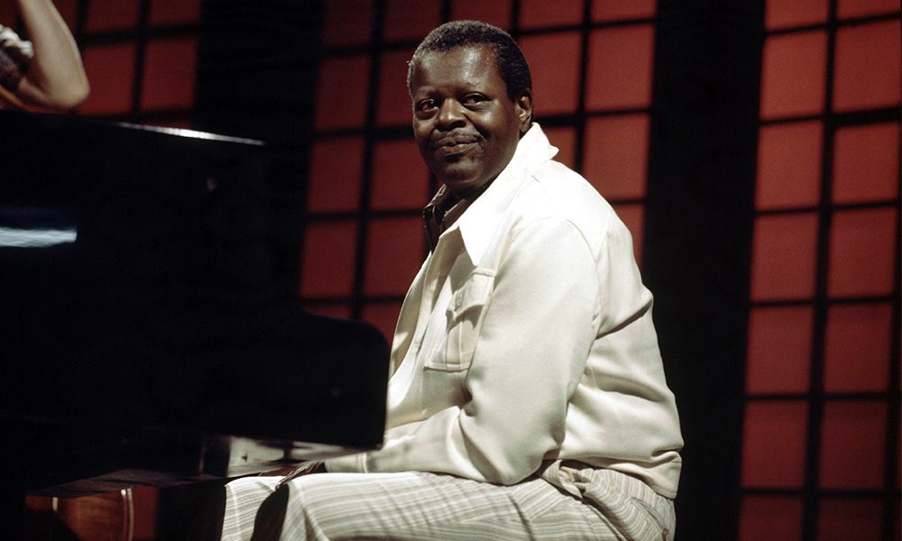 Oscar Peterson GettyImages 84884240 1000x600 1 - Fans Joji™ Store